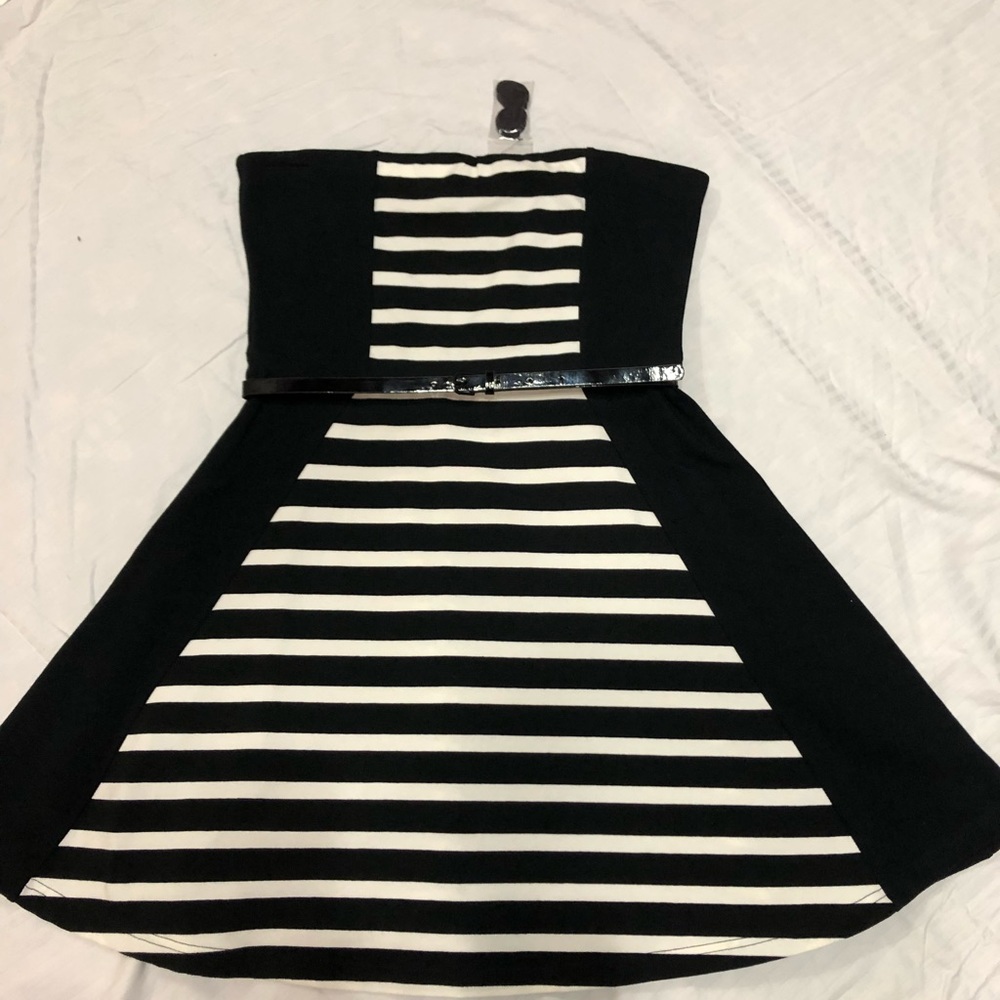 Dress - Picture 2 of 5